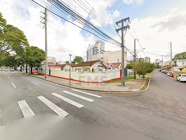 Terreno com 527m², à venda, no bairro Água Verde em Curitiba