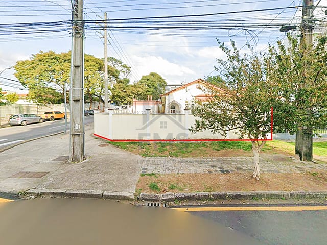 Terreno com 527m², à venda, no bairro Água Verde em Curitiba