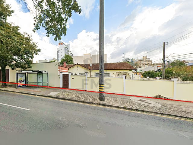 Terreno com 527m², à venda, no bairro Água Verde em Curitiba