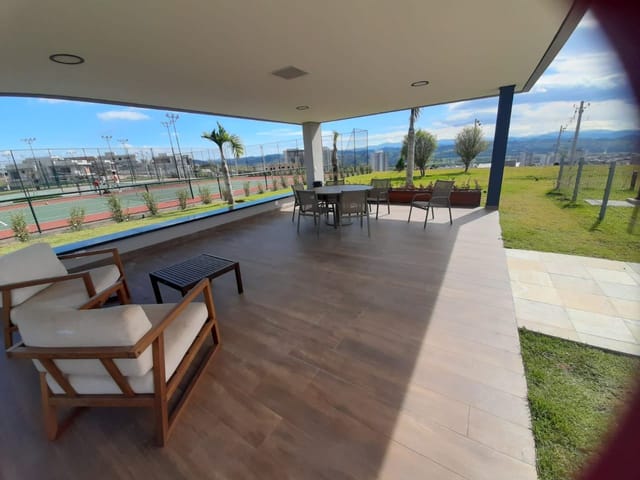 Terreno com 330m², à venda, no bairro Loteamento Terras Alpha São José dos Campos em São José dos Campos
