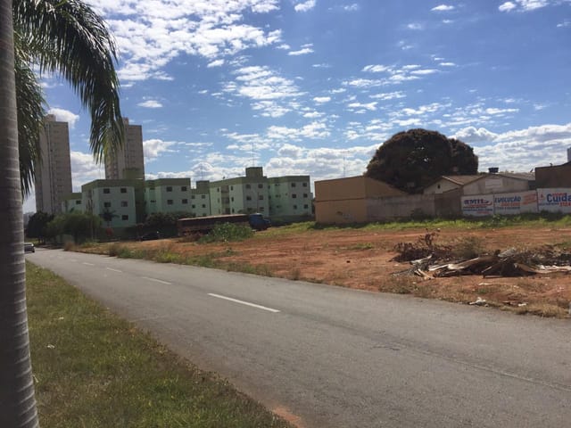 Terreno com 2293m², à venda, no bairro Parque Amazônia em Goiânia