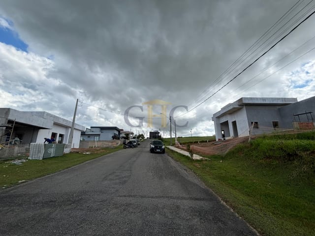 Terreno com 1000m² 3 quartos e 4 banheiros, à venda, no bairro Residencial Fazenda Alta Vista em Salto de Pirapora