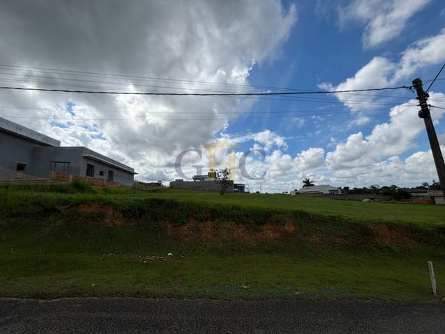 Terreno com 1000m² 3 quartos e 4 banheiros, à venda, no bairro Residencial Fazenda Alta Vista em Salto de Pirapora