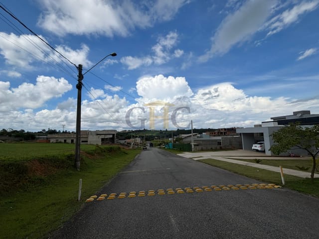 Terreno com 1000m² 3 quartos e 4 banheiros, à venda, no bairro Residencial Fazenda Alta Vista em Salto de Pirapora