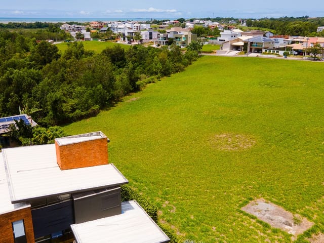 Terreno com 737m², à venda, no bairro Manguinhos em Serra
