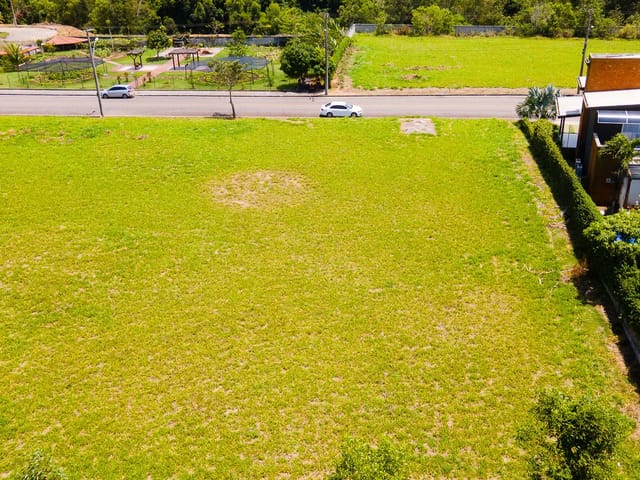 Terreno com 737m², à venda, no bairro Manguinhos em Serra