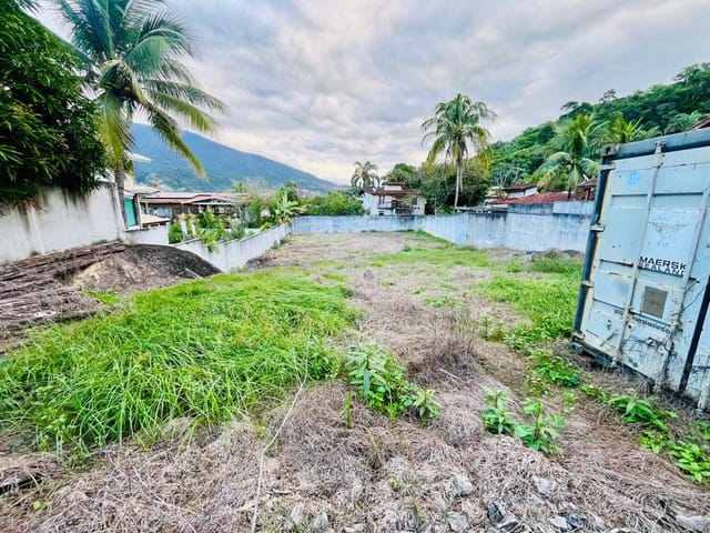 Terreno com 933m², à venda, no bairro Cocaia em Ilhabela