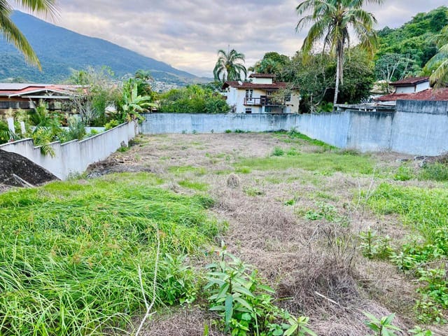 Terreno com 933m², à venda, no bairro Cocaia em Ilhabela
