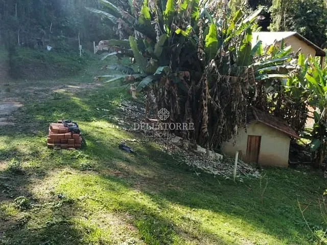 Terreno com 961m², à venda, no bairro Parque do Imbui em Teresópolis