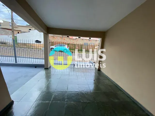 Casa 3 quartos e 1 banheiro, à venda, no bairro Parque do Trevo em Guaranésia