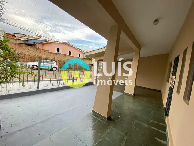 Casa 3 quartos e 1 banheiro, à venda, no bairro Parque do Trevo em Guaranésia