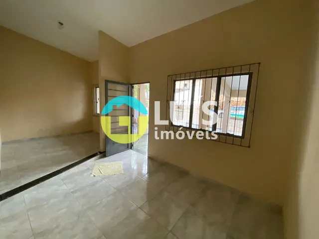 Casa 3 quartos e 1 banheiro, à venda, no bairro Parque do Trevo em Guaranésia