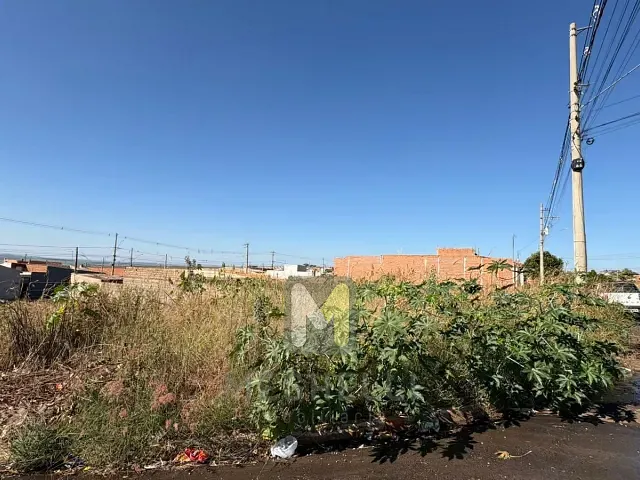 Terreno com 246m², à venda, no bairro Jardim Santa Clara II em Serrana