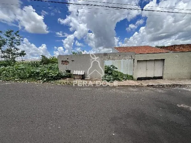 Terreno com 180m², à venda, no bairro Jardim Uberaba em Uberaba