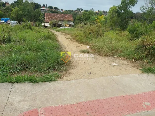 Terreno com 300m², à venda, no bairro das Laranjeiras em Serra