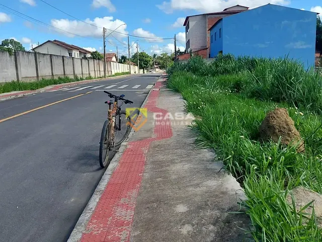 Terreno com 300m², à venda, no bairro das Laranjeiras em Serra
