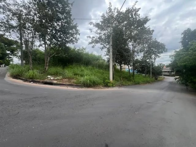 Terreno com 465m², à venda, no bairro Residencial Vale do Araguaia em Goiânia