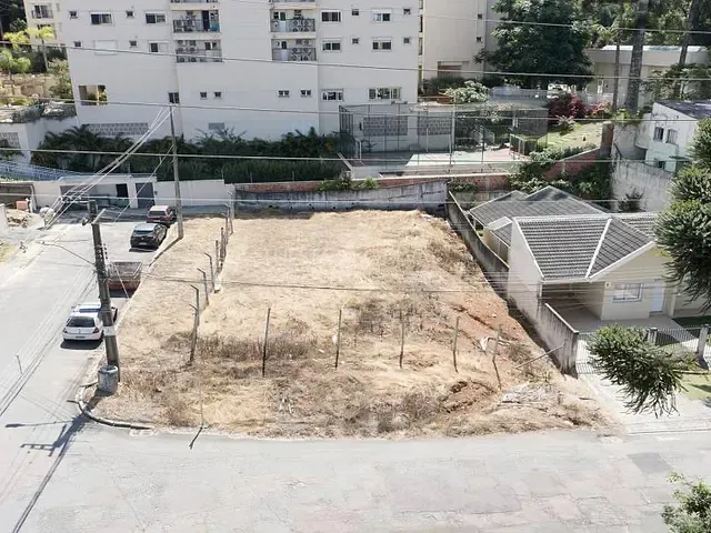Terreno com 403m², à venda, no bairro Campo Comprido em Curitiba