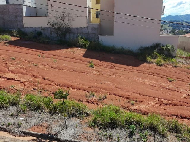 Terreno com 259m², à venda, no bairro Vale do Itaim em Cambuí