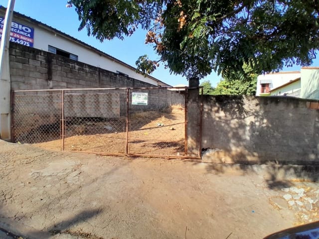 Terreno com 400m², à venda, no bairro Vila Valentin em São João da Boa Vista