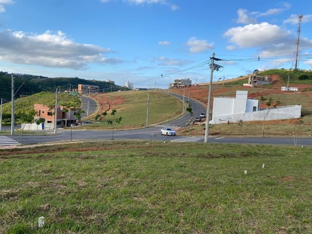 Terreno com 663m², à venda, no bairro Salvaterra em Juiz de Fora