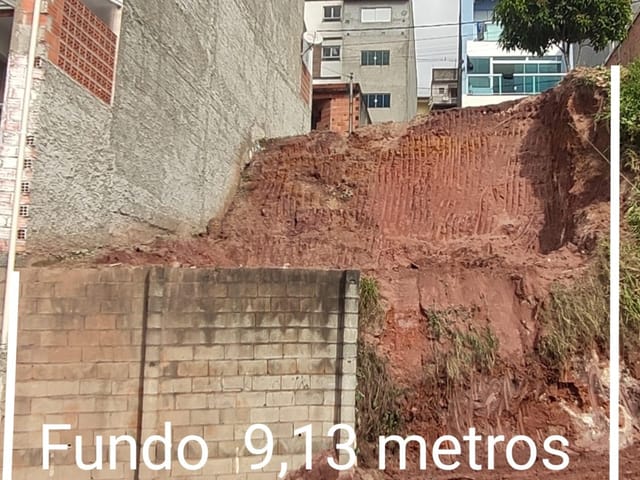 Terreno com 118m², à venda, no bairro Condomínio Maracanã em Santo André