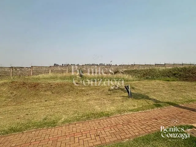 Terreno com 761m², à venda, no bairro Pulinópolis em Mandaguaçu