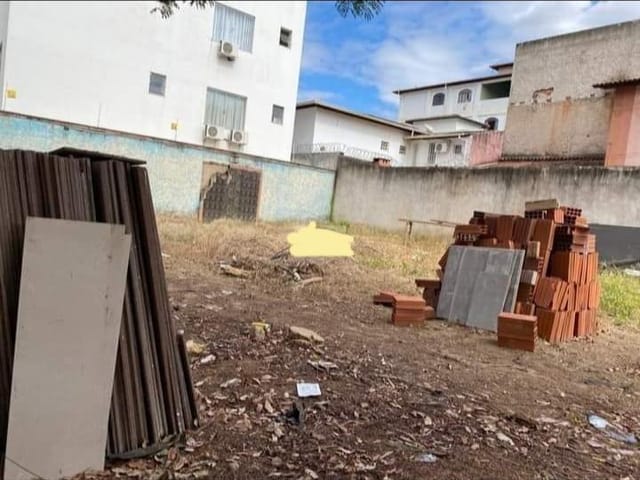 Terreno com 365m², à venda, no bairro Vila Bretas em Governador Valadares