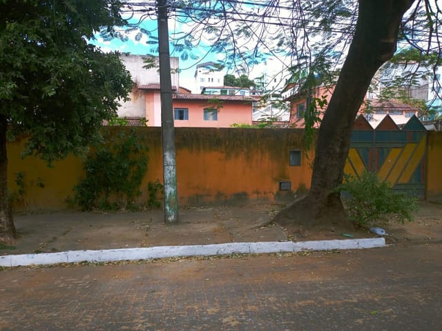 Terreno com 365m², à venda, no bairro Vila Bretas em Governador Valadares
