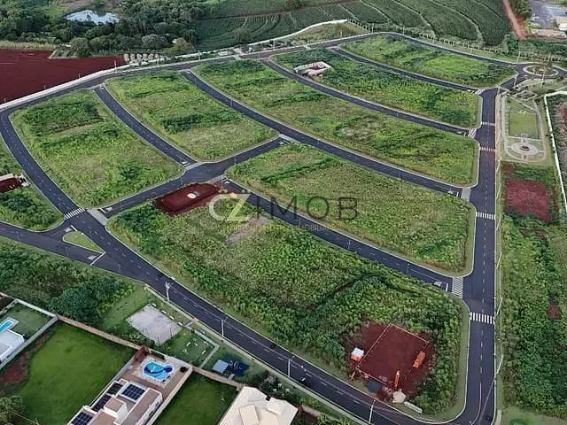 Terreno com 392m², à venda, no bairro Cravinhos em Cravinhos