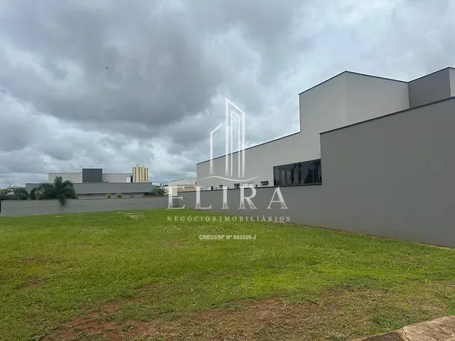 Terreno com 450m², à venda, no bairro Chácara Letônia em Americana