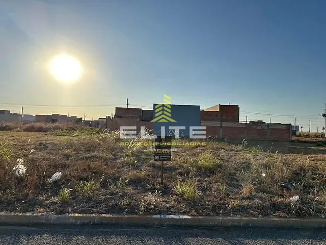 Terreno com 306m², à venda, no bairro Parque dos Poderes em Sorriso