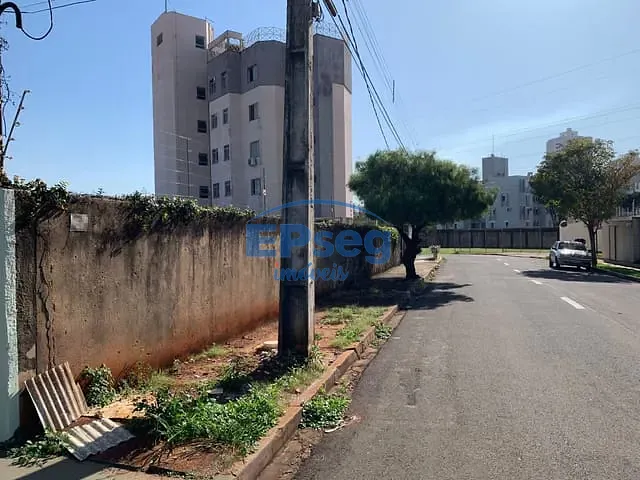 Terreno com 900m², à venda ou para alugar, no bairro Gaion em Londrina