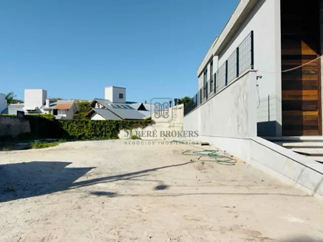 Terreno com 450m², à venda, no bairro Jurerê Internacional em Florianópolis