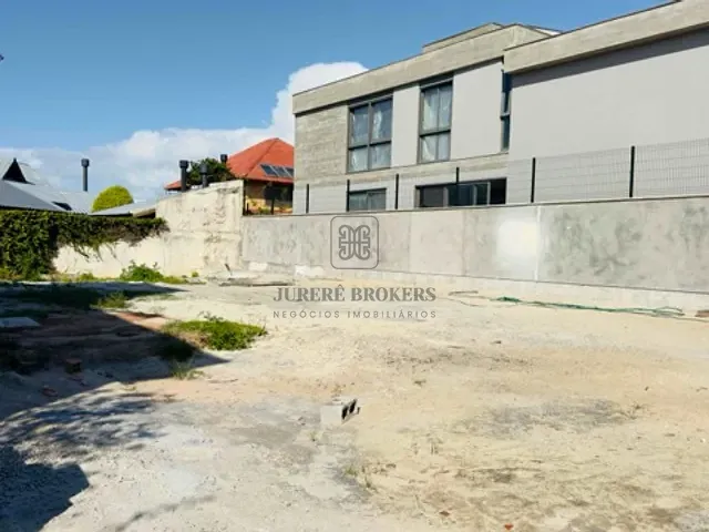 Terreno com 450m², à venda, no bairro Jurerê Internacional em Florianópolis