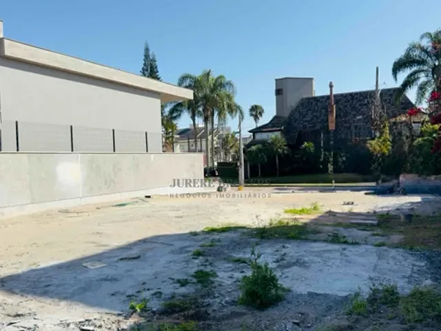 Terreno com 450m², à venda, no bairro Jurerê Internacional em Florianópolis