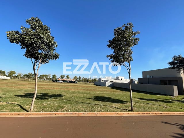 Terreno com 926m², à venda, no bairro Hectares em Dourados