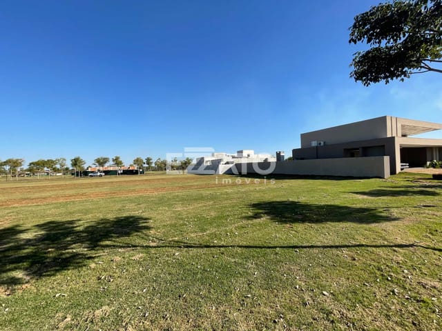 Terreno com 926m², à venda, no bairro Hectares em Dourados