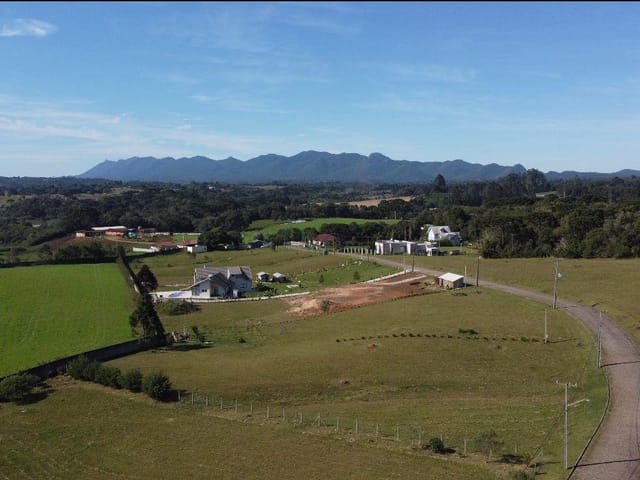 Terreno com 2800m², à venda, no bairro Planta Laranjeiras em Piraquara