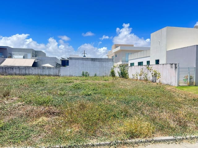 Terreno com 315m², à venda, no bairro Centro em Barra dos Coqueiros