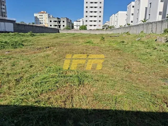 Terreno com 2350m², à venda, no bairro Vila São José em Taubaté
