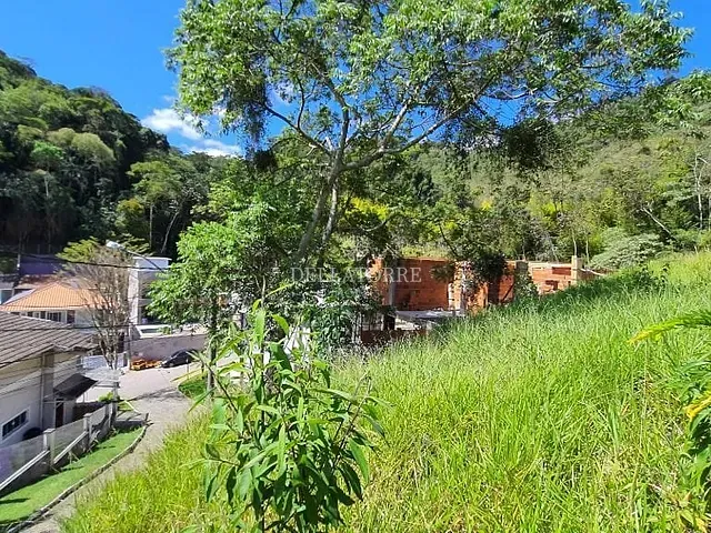 Terreno com 319m², à venda, no bairro Tijuca em Teresópolis