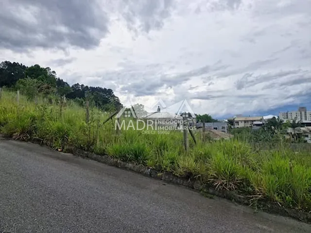 Terreno com 321m², à venda, no bairro São Sebastião em Palhoça