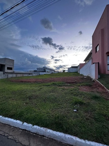 Terreno com 581m², à venda, no bairro Condomínio do Lago 1ª Etapa em Goiânia