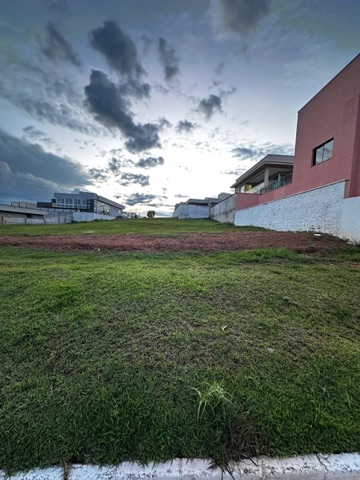 Terreno com 581m², à venda, no bairro Condomínio do Lago 1ª Etapa em Goiânia