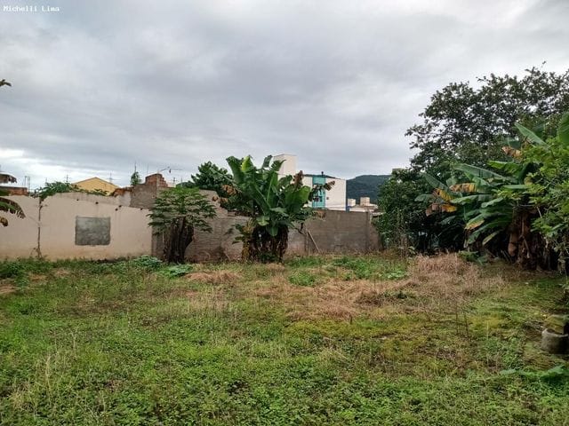 Terreno com 1400m², à venda, no bairro Caminho Novo em Palhoça