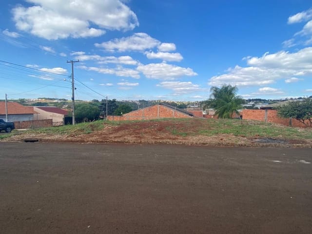 Terreno com 307m², à venda, no bairro Jardim Vale Verde em Cambé
