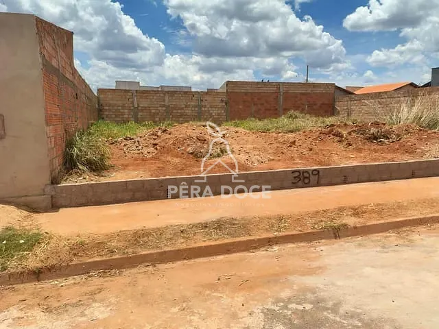 Terreno com 200m², à venda, no bairro Loteamento Ilha Bela em Uberaba