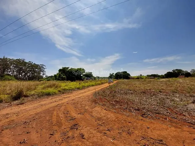 Sítio com 25500m², à venda, no bairro Pirapitingui em Santo Antônio de Posse