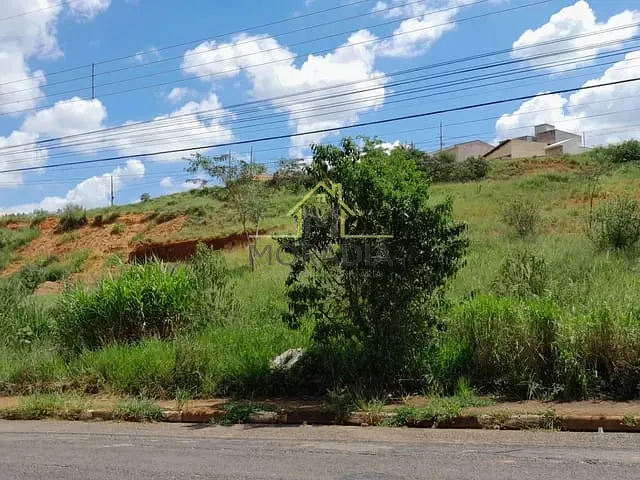 Terreno com 1000m², à venda, no bairro Chácara PLanalto III em Guaxupé